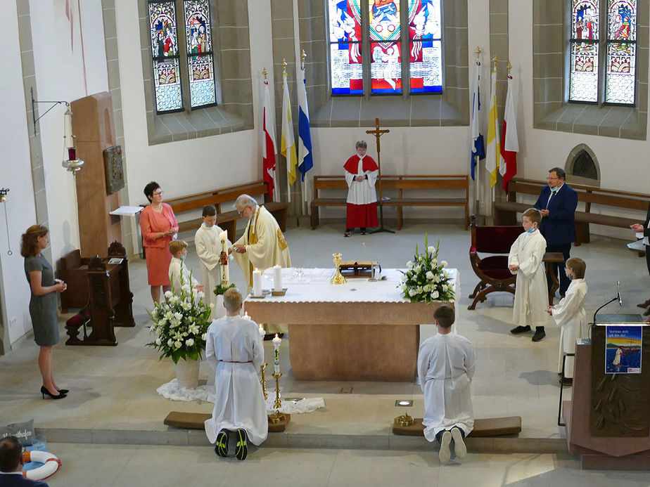 Feier der 1. Heiligen Kommunion in Sankt Crescentius (Foto: Karl-Franz Thiede)